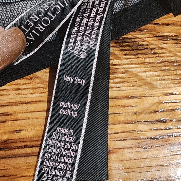 Victoria's Secret Blue and Pink Bra Set Accessories - Picture 9 of 9